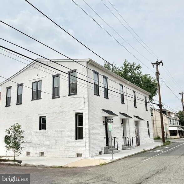 151 N York St in Pottstown, PA - Foto de edificio - Building Photo