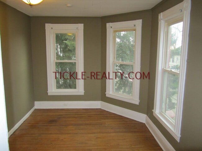 property at 11 Hanna Pl