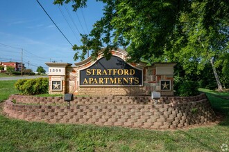 Stratford Apartments in Gallatin, TN - Foto de edificio - Building Photo