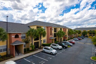 Building 7 in Orlando, FL - Foto de edificio - Building Photo