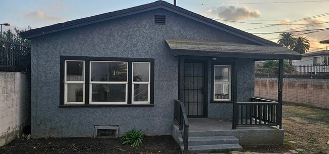 property at 522 W Florence Ave