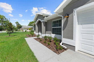 51 Barkley Ln in Palm Coast, FL - Building Photo - Building Photo