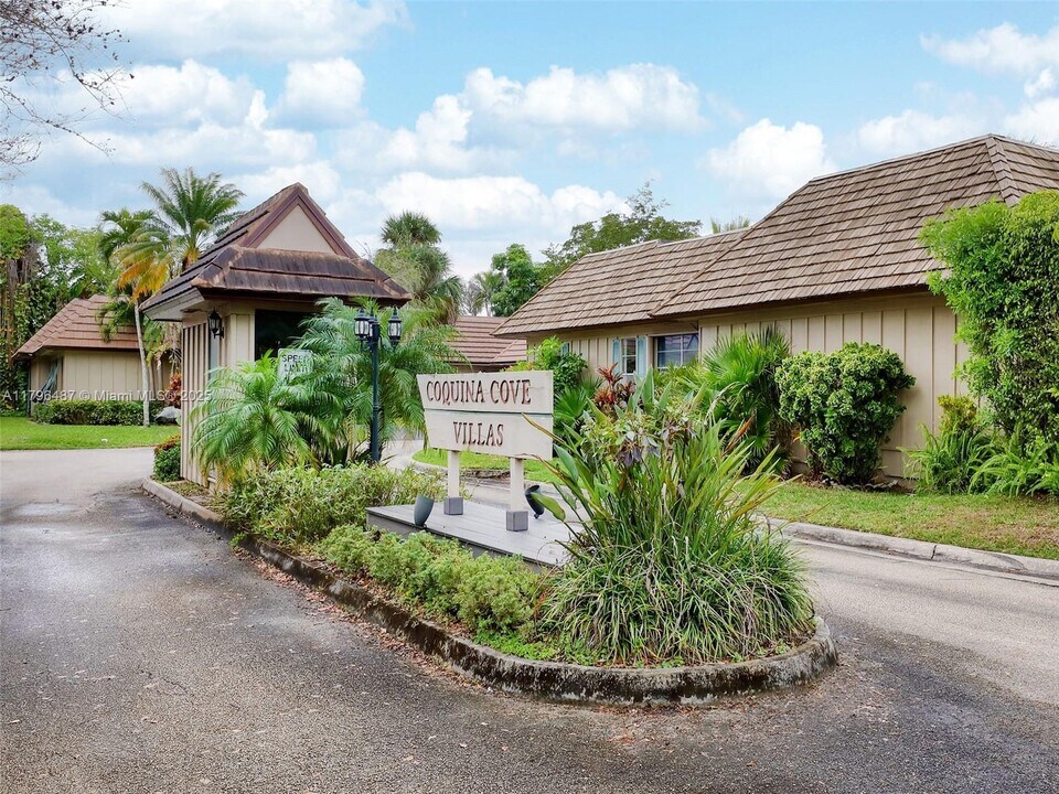 1901 Coquina Way in Coral Springs, FL - Building Photo