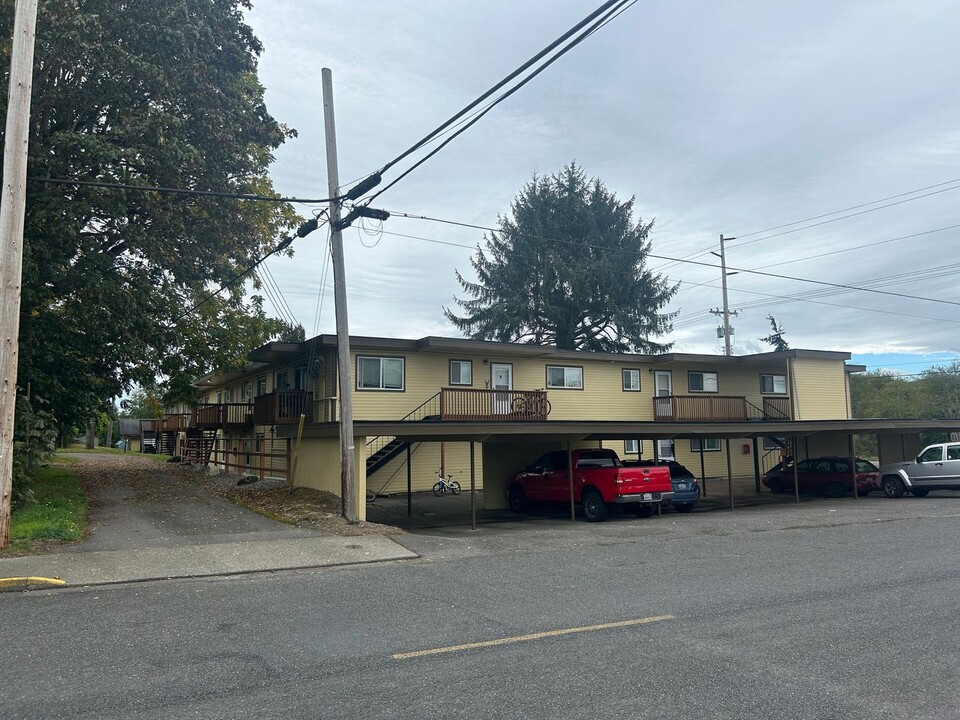 r45d  Monte Villa in Montesano, WA - Foto de edificio