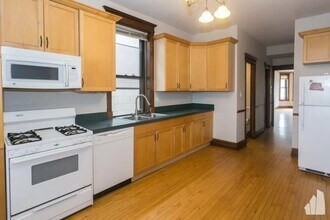 2523 N California Ave, Unit # 02 in Chicago, IL - Building Photo - Building Photo