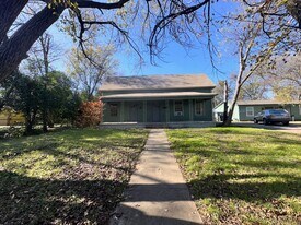 1105 N 12th St in Killeen, TX - Building Photo