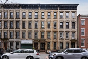 414 Henry St in Brooklyn, NY - Building Photo