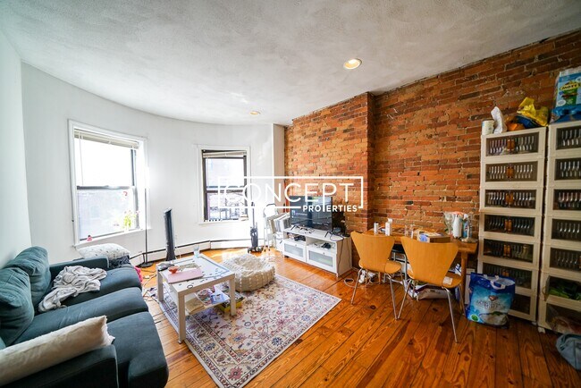 610 Columbus Ave, Unit 3 in Boston, MA - Foto de edificio - Building Photo