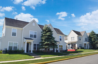 The Willows at Collingwood Park in Farmingdale, NJ - Building Photo - Building Photo