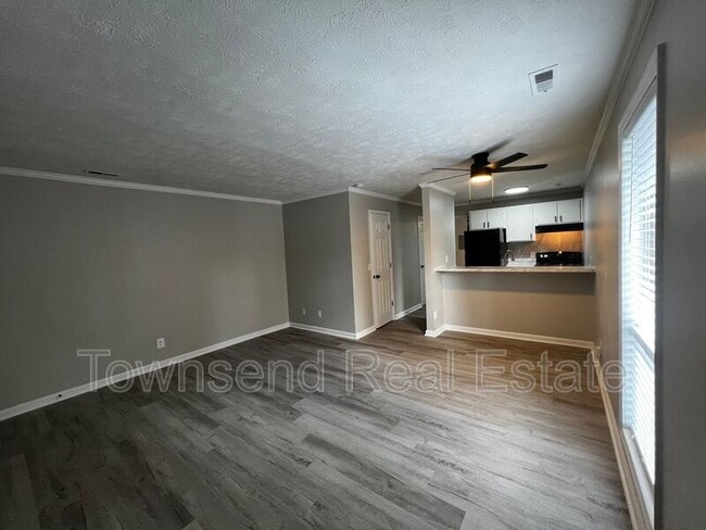 5850 Century Oaks Dr in Fayetteville, NC - Building Photo - Building Photo