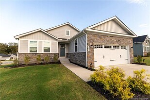 101 Martha Washington Pkwy in Williamsburg, VA - Building Photo