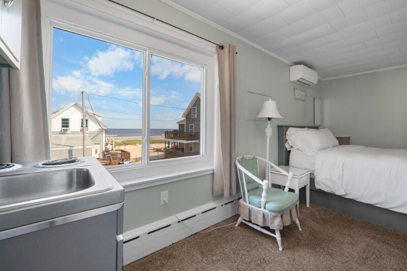 8 Traynor St in Old Orchard Beach, ME - Building Photo