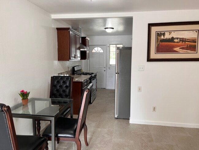 754 48th St, Unit 754 in San Diego, CA - Foto de edificio - Building Photo