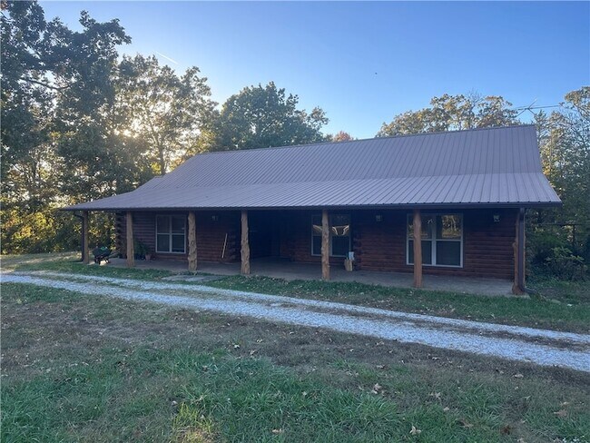 31 NC 3307 in Marble Falls, AR - Foto de edificio - Building Photo