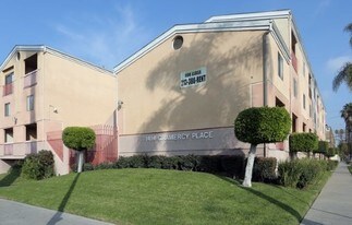 1414 S Gramercy Pl, Unit 26 in Los Angeles, CA - Building Photo