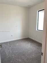 350 NE 208th Terrace in North Miami Beach, FL - Building Photo - Building Photo