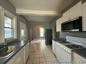 3 Washburn Terrace, Unit 3 in Brookline, MA - Foto de edificio - Building Photo