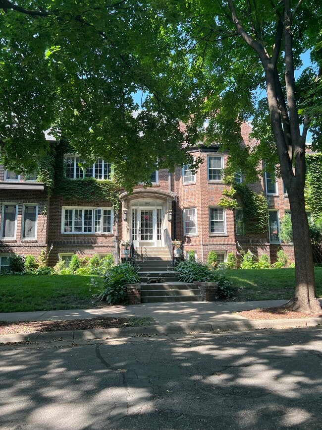 property at 1400 Lincoln Ave