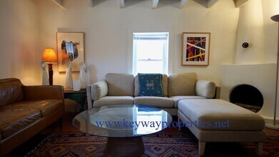 7609 Guadalupe Trail NW in Los Ranchos de Albuquerque, NM - Building Photo - Building Photo