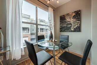 238 Walker St SW, Unit 23 in Atlanta, GA - Foto de edificio - Building Photo