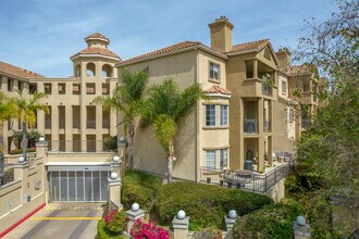 River Scene in San Diego, CA - Foto de edificio - Building Photo