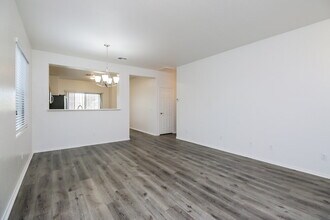 2331 W St Catherine Ave in Phoenix, AZ - Building Photo - Building Photo