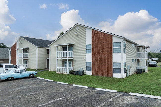403 S Thomas Rd in Florence, SC - Foto de edificio - Building Photo