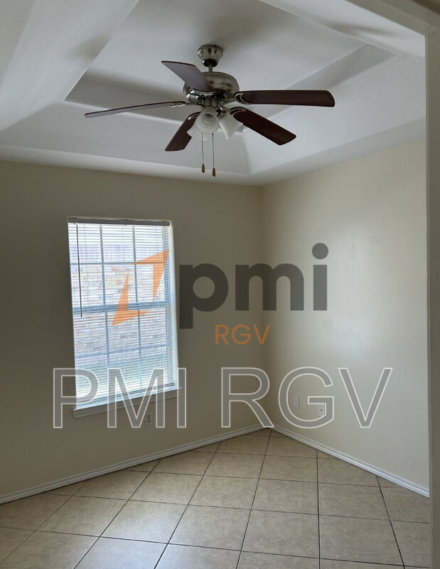 306 W Albatross Ave in Pharr, TX - Building Photo - Building Photo