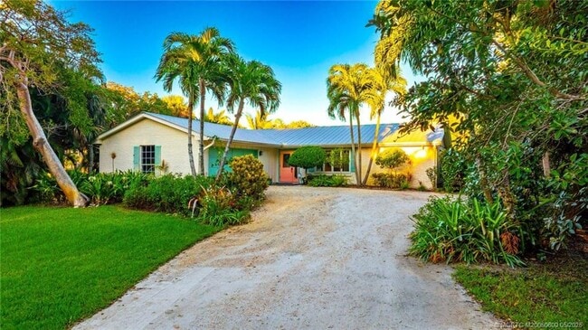 62 S Sewalls Point Rd in Stuart, FL - Building Photo - Building Photo