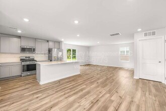 10132 Chatham Run Ln in Charlotte, NC - Building Photo - Building Photo