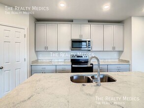 702 Alta Vista Ct in Davenport, FL - Building Photo - Building Photo
