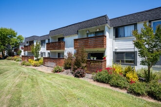 The Lenox in Rohnert Park, CA - Foto de edificio - Building Photo