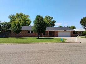 1915 Miller St in Clovis, NM - Building Photo