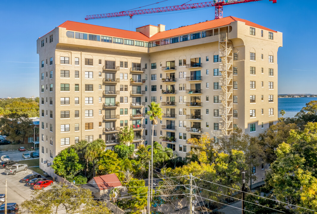 Bayshore Royal Condominium in Tampa, FL - Foto de edificio