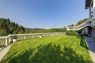 216 Evergreen Dr in Kentfield, CA - Building Photo - Building Photo