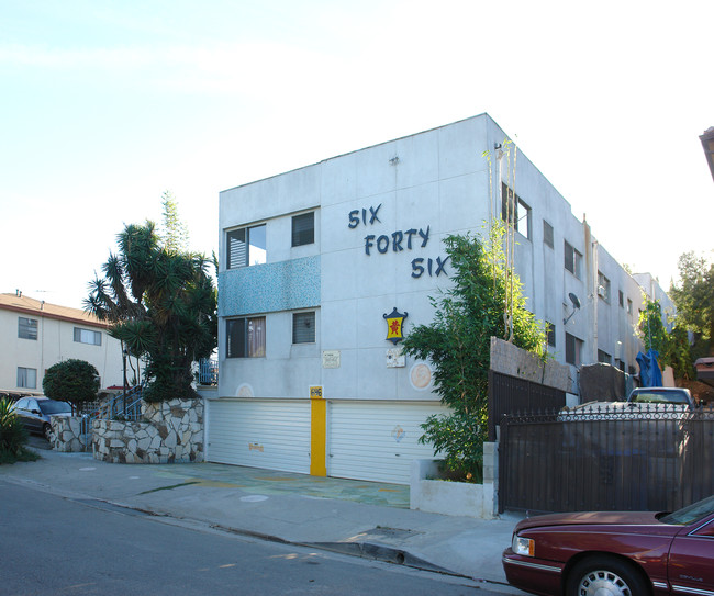 646 N La Fayette Park Pl in Los Angeles, CA - Building Photo - Building Photo