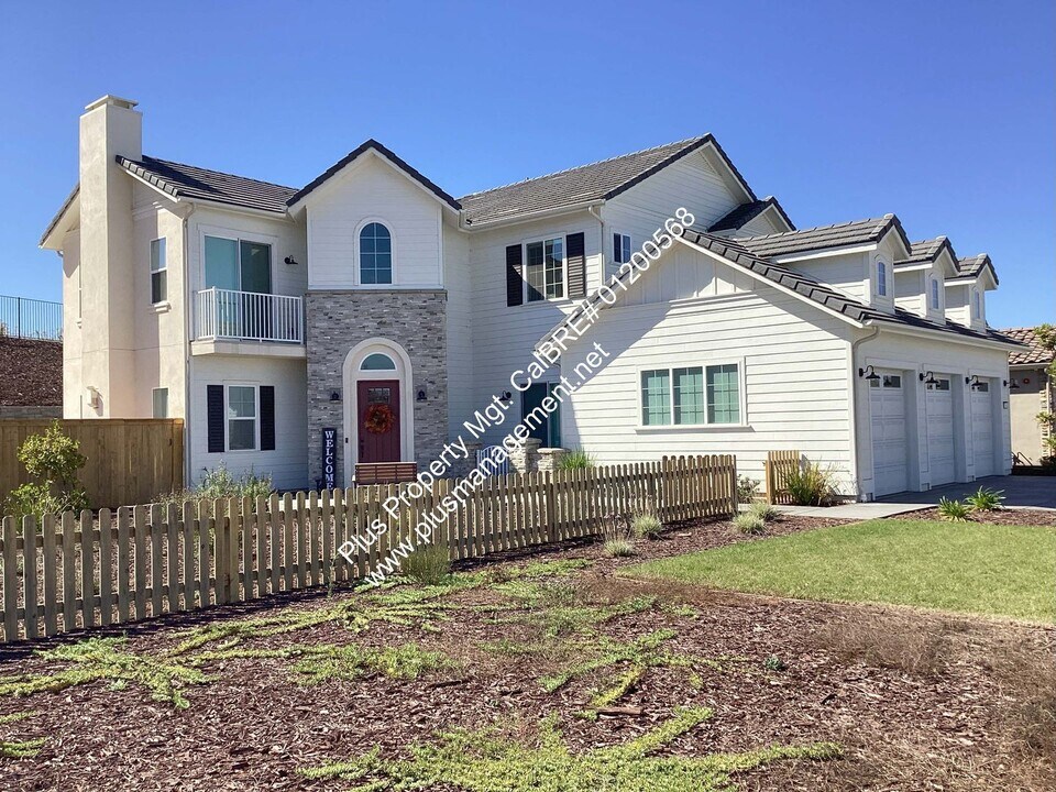 1356 Joshua Ct in Santa Maria, CA - Building Photo
