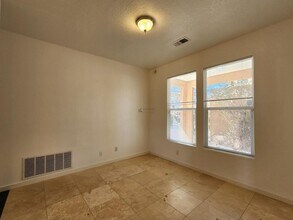 6739 Camino Rojo in Santa Fe, NM - Building Photo - Building Photo