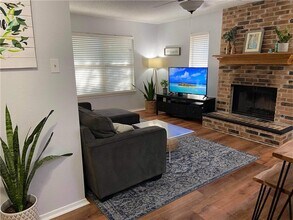 6501 J Gregg Cove in Austin, TX - Building Photo - Building Photo