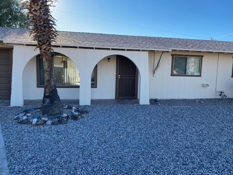 2864 Winterhaven Ct in Lake Havasu City, AZ - Building Photo