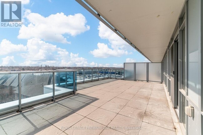 9471 Yonge St in Richmond Hill, ON - Building Photo - Building Photo