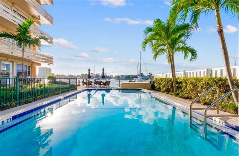 9 N Birch Rd in Fort Lauderdale, FL - Building Photo