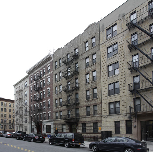 216 Bradhurst Ave in New York, NY - Building Photo - Building Photo