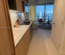601 NE 1st Ave in Miami, FL - Foto de edificio - Building Photo
