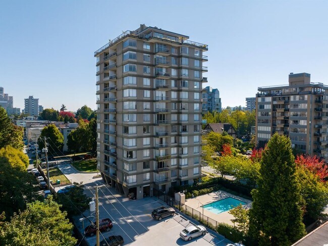Skyline in Vancouver, BC - Building Photo - Building Photo