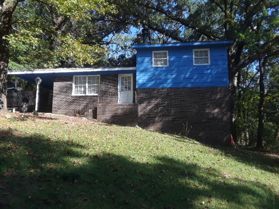 1724 Bobolink Ln NE in Center Point, AL - Building Photo