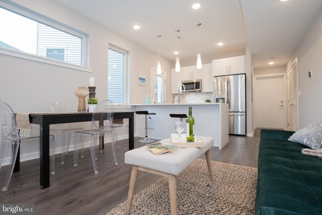 1534 Ridge Ave, Unit 502 in Philadelphia, PA - Foto de edificio - Building Photo