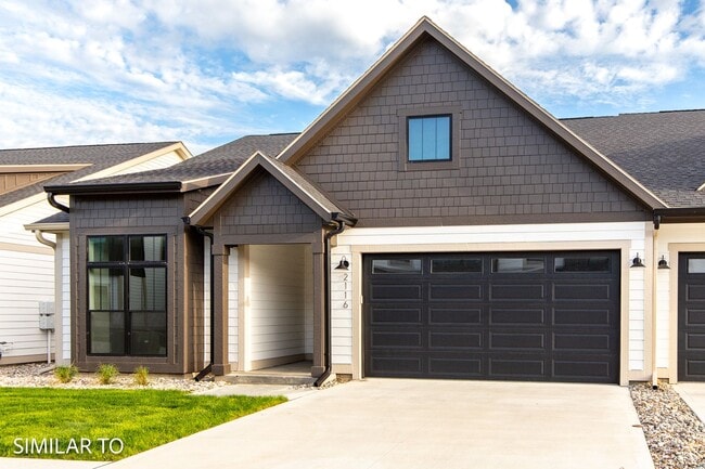 2110 Aikman Dr in Ames, IA - Building Photo - Building Photo