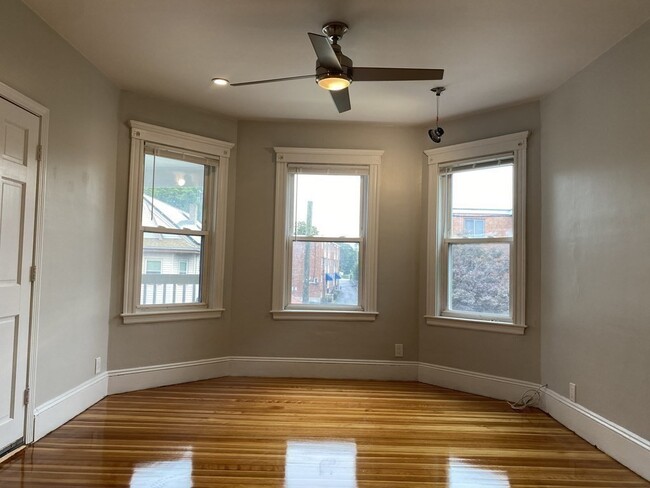 45 Seymour St in Boston, MA - Foto de edificio - Building Photo