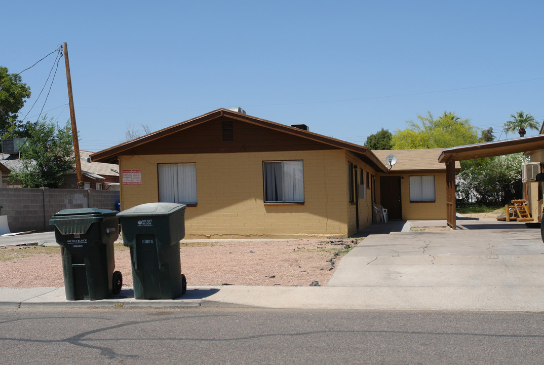 1702 E Cheery Lynn Rd in Phoenix, AZ - Building Photo